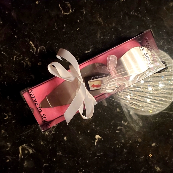 NiB Wild Eye Stainless Steel High Heel Cake Server - Picture 2 of 8